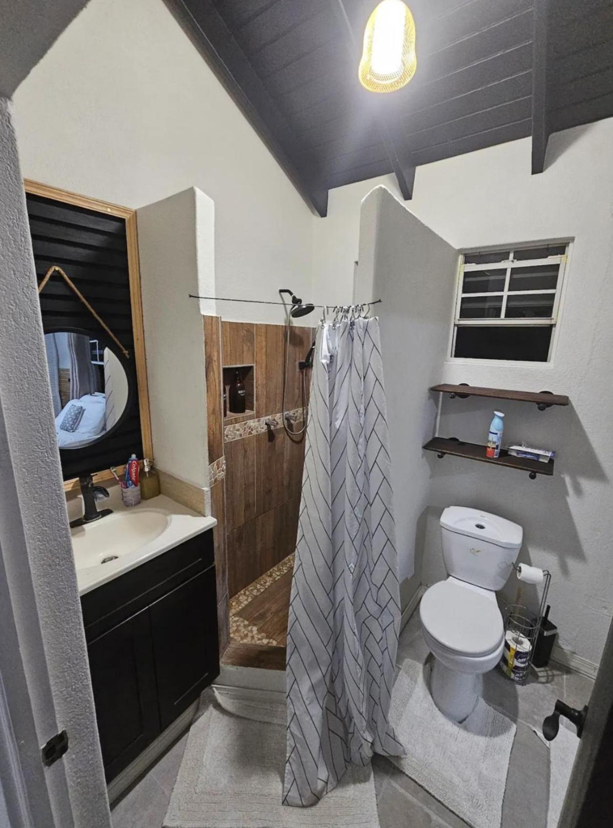 Harvey'S Mizpahcot Oasis - Cruise Port, Us Embassy And Vacation Apartment Bridgetown Bagian luar foto
