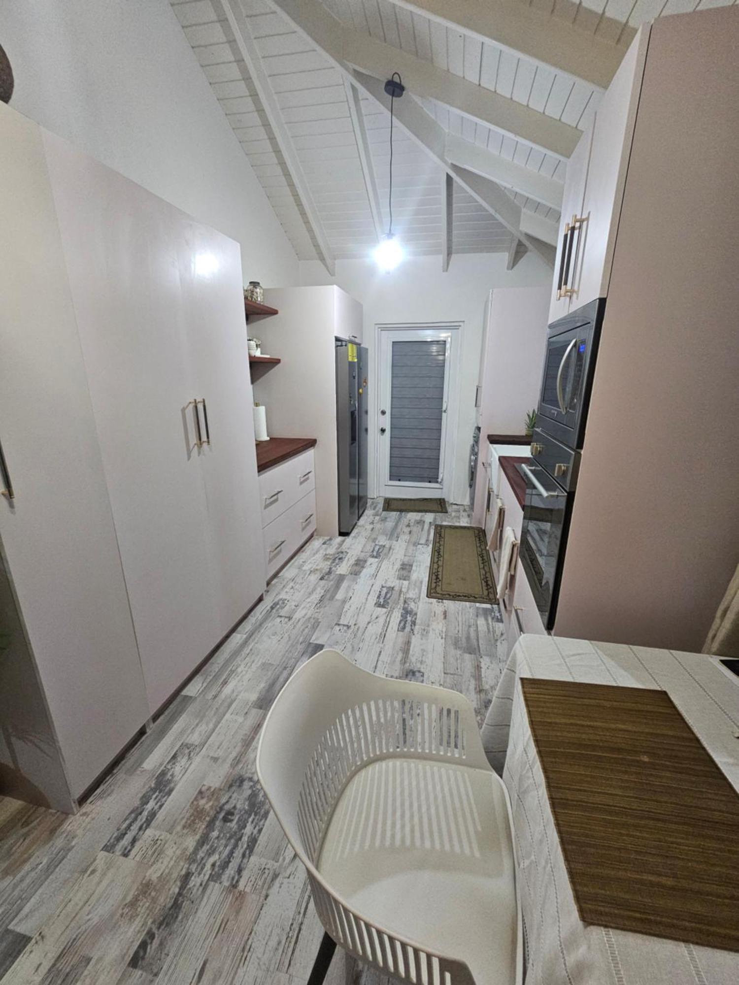 Harvey'S Mizpahcot Oasis - Cruise Port, Us Embassy And Vacation Apartment Bridgetown Bagian luar foto